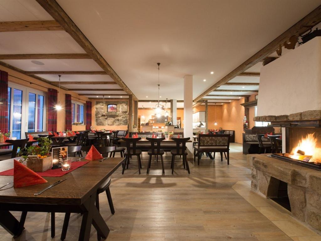 Landgasthof Schwarzes Ross Ansbach Bagian luar foto